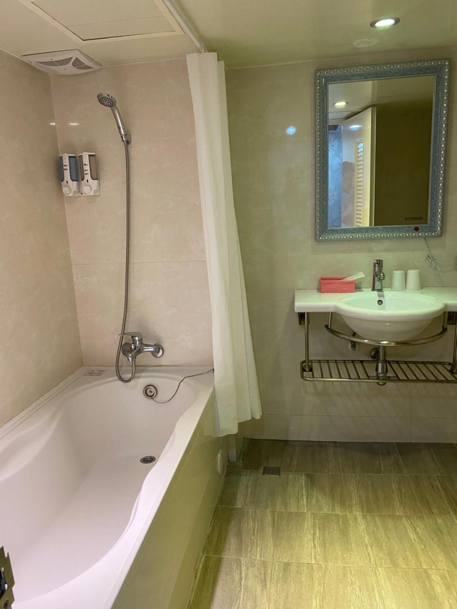 Taipei Toy Hotel ภายนอก รูปภาพ